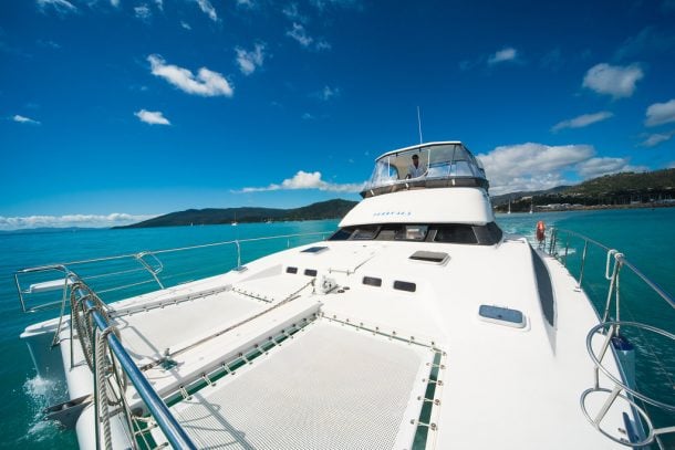luxury yacht charter airlie beach