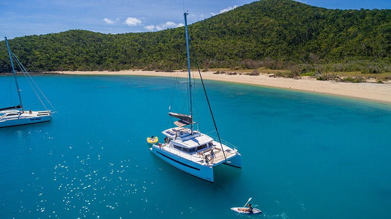 hook island whitsundays yacht hire