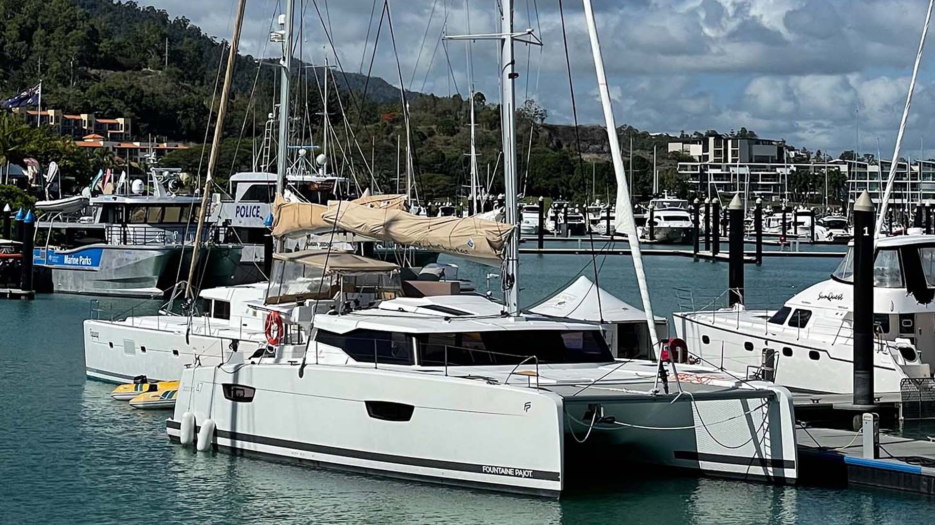 QYC Fountaine Pajot Purrfect